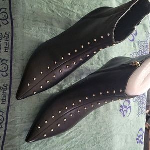 Size 12 NW Zyrrania booties